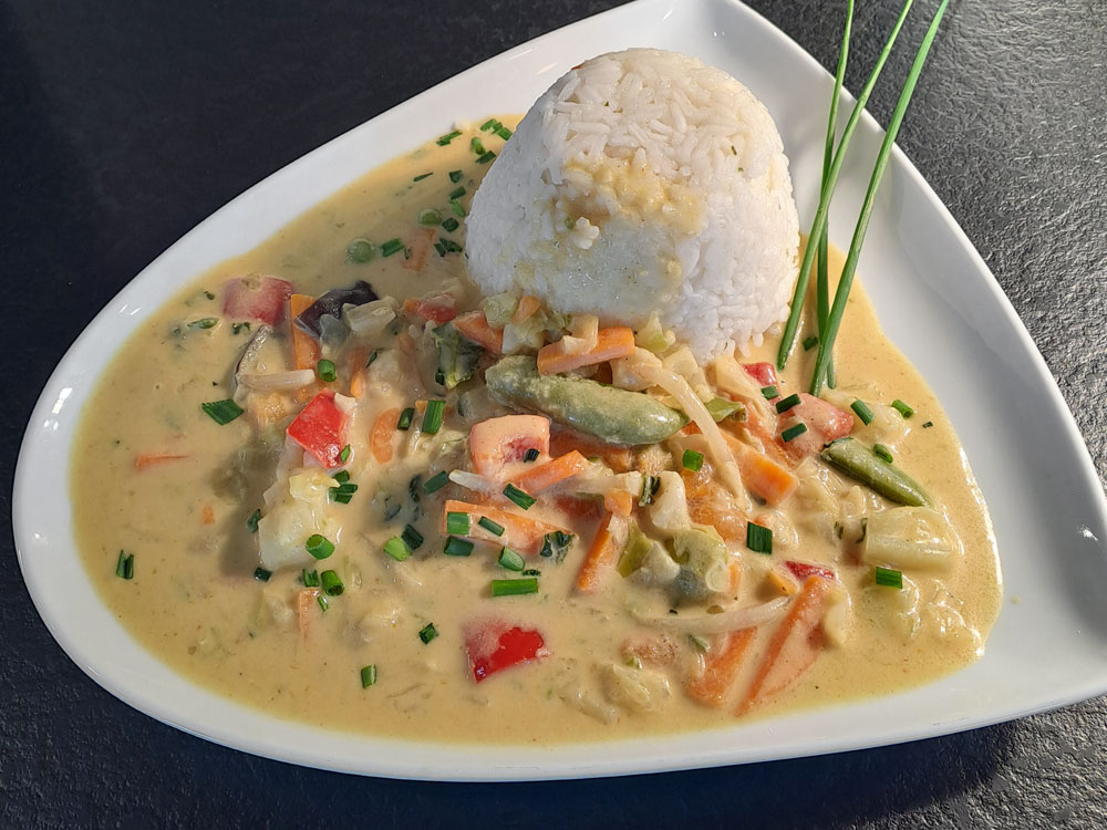 Mittagstisch, ThaiCurry -Gemüse mit Reis